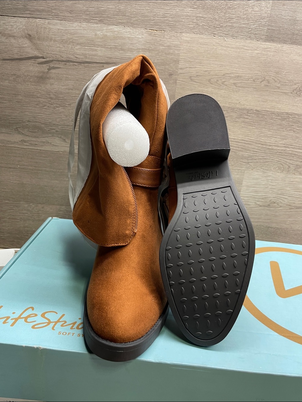 Life Stride Men's Chelsea Boot in Rust #831